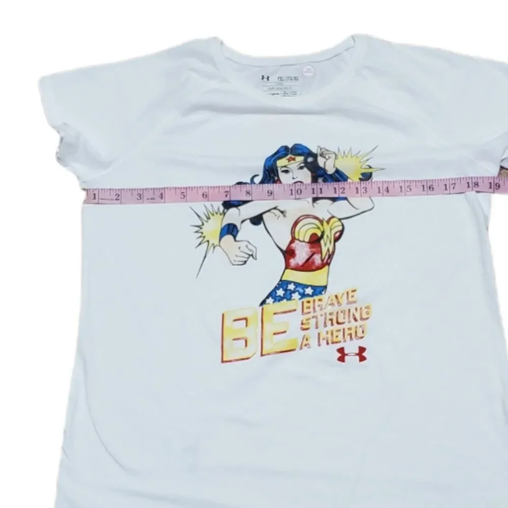 Girls Underarmour Wonder Women Heat Gear Stretchy loose fit short sleeve shirt